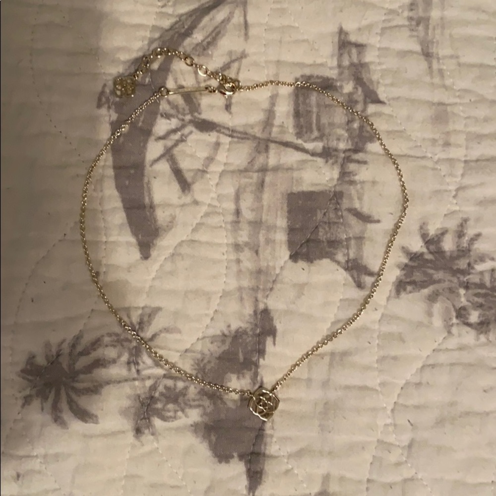Kendra Scott necklace